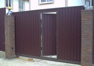 Откатные ворота с калиткой в Краснодаре